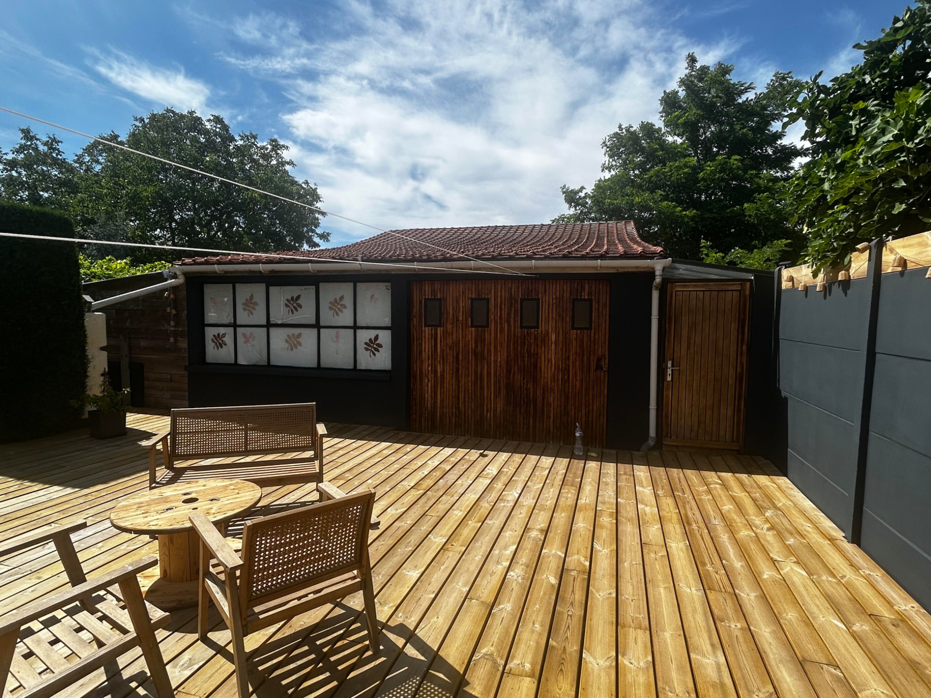 Terrasse bois complète réalisée par Les Mains d'Arnaud